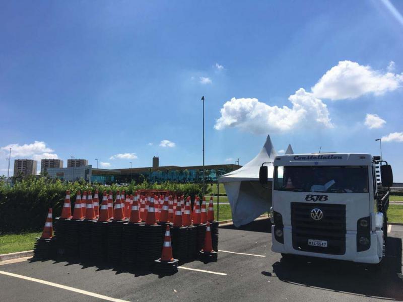 Locação de cones e cavaletes